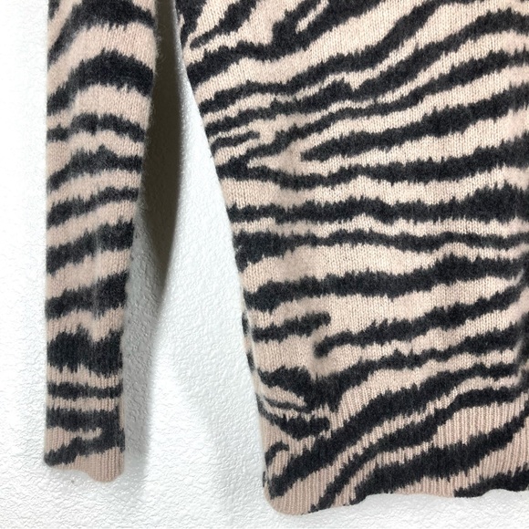 Magaschoni Animal Print 100% Cashmere Crewneck Sweater XS Tan Black Zebra - Picture 14 of 16